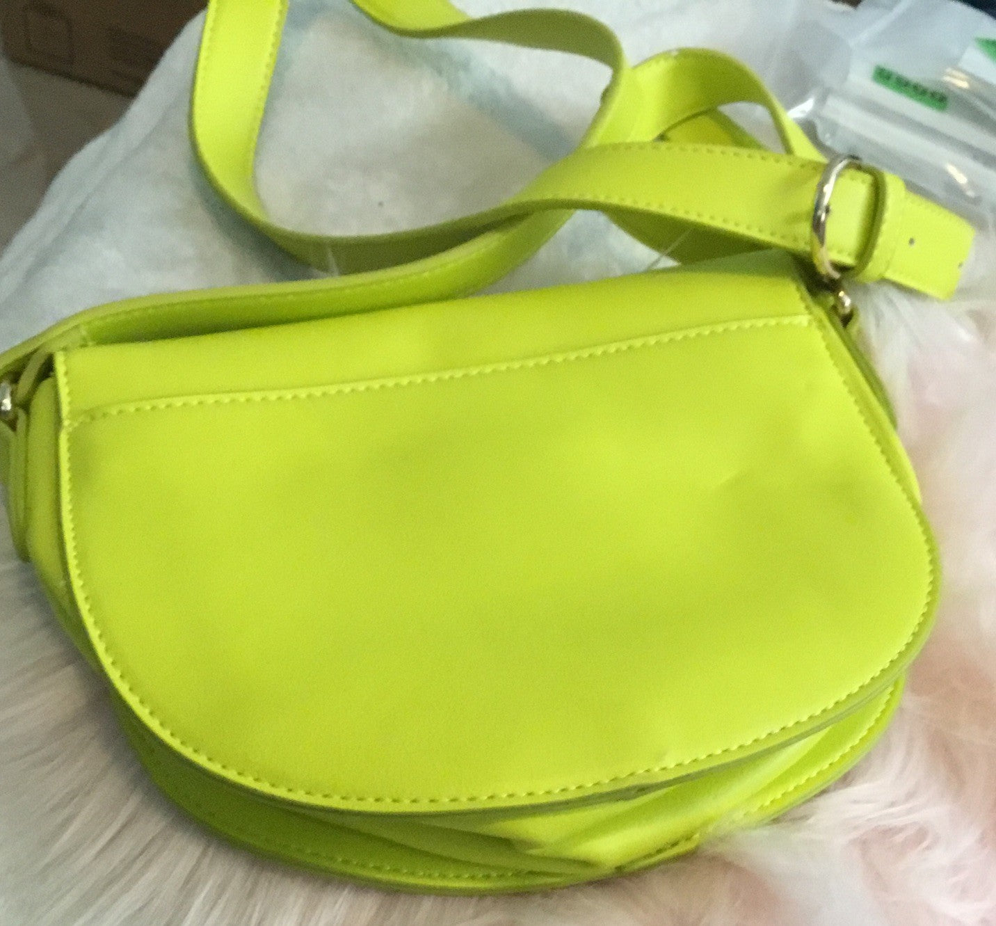 On 34th Holmme Saddle Crossbody Fun Yellow One Size 