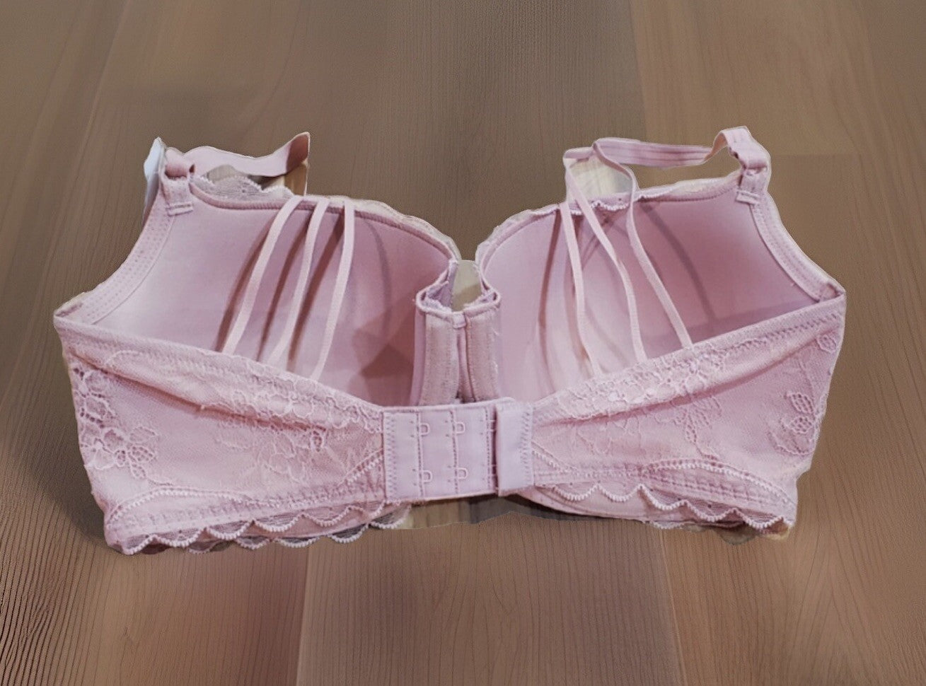 b.tempt’d by Wacoal Women's No Strings Attached Contour Balconette Bra 32DD