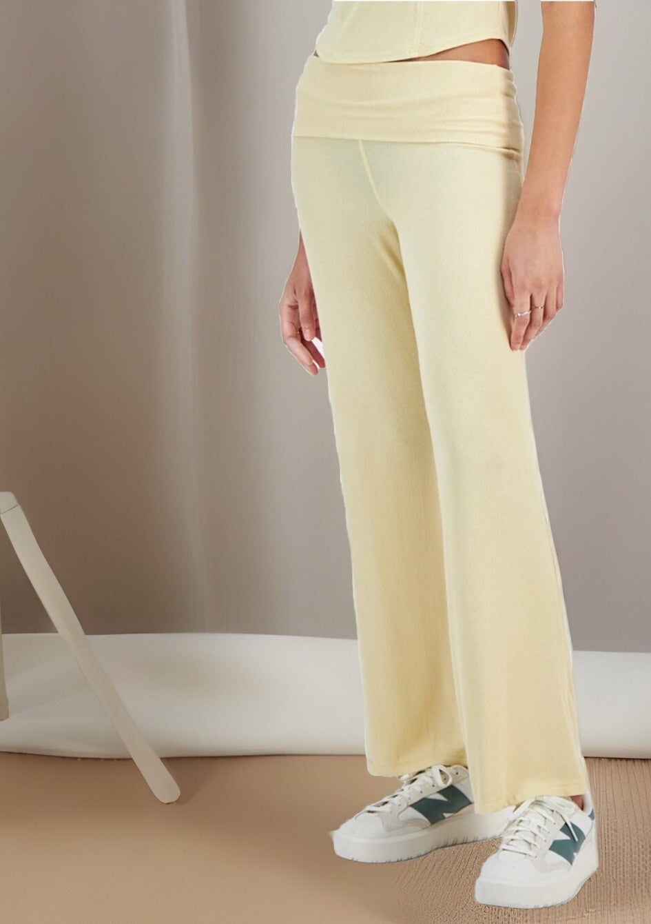 Ultra Flirt Juniors' High Rise Foldover-Waist Ribbed Knit Pants Banana Crepe XL