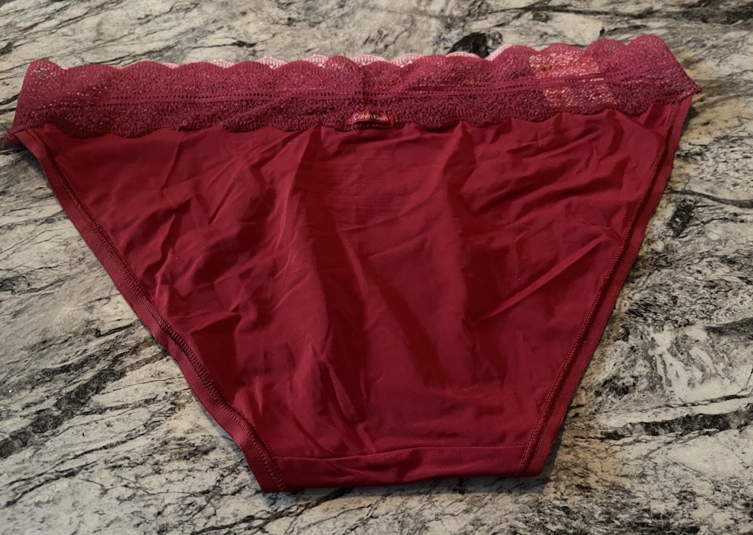Calvin Klein Women's Lace Trim Bikini Underwear QD3838 M Red Carpet 