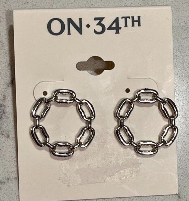On 34th Silver Chain Link Front Facing Hoop