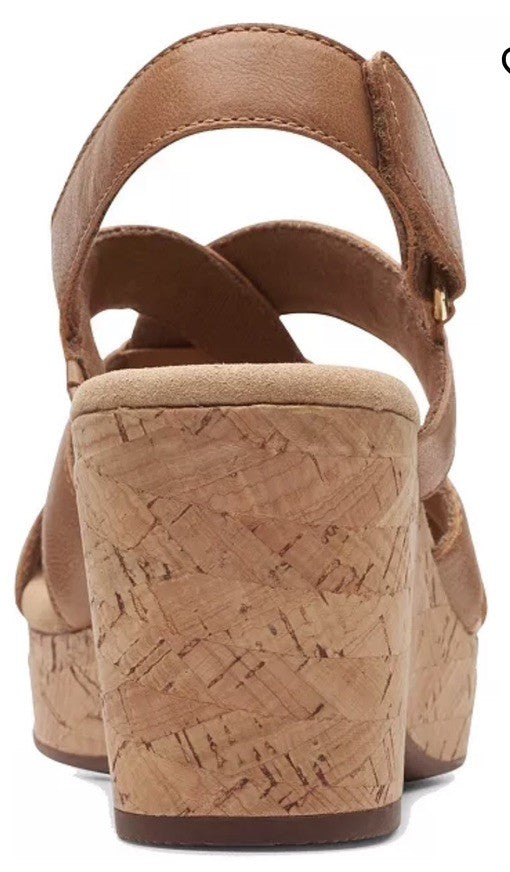Clarks Giselle Sandals Women's 7.5M Tan Leather