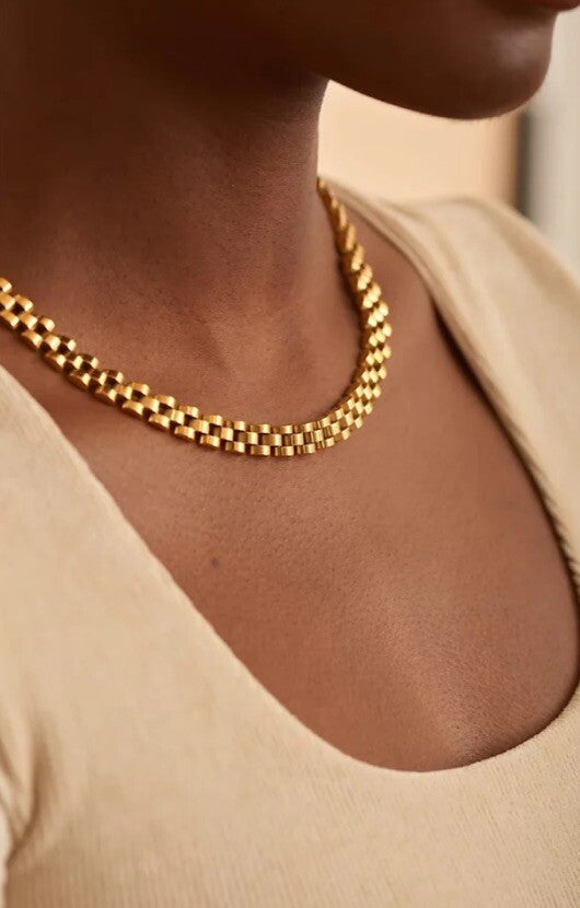 oma the label NECKLACE IN 18k Gold Plated Brass