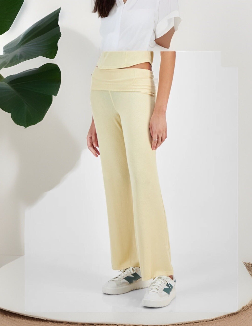 Ultra Flirt Juniors' High Rise Foldover-Waist Ribbed Knit Pants Banana Crepe S