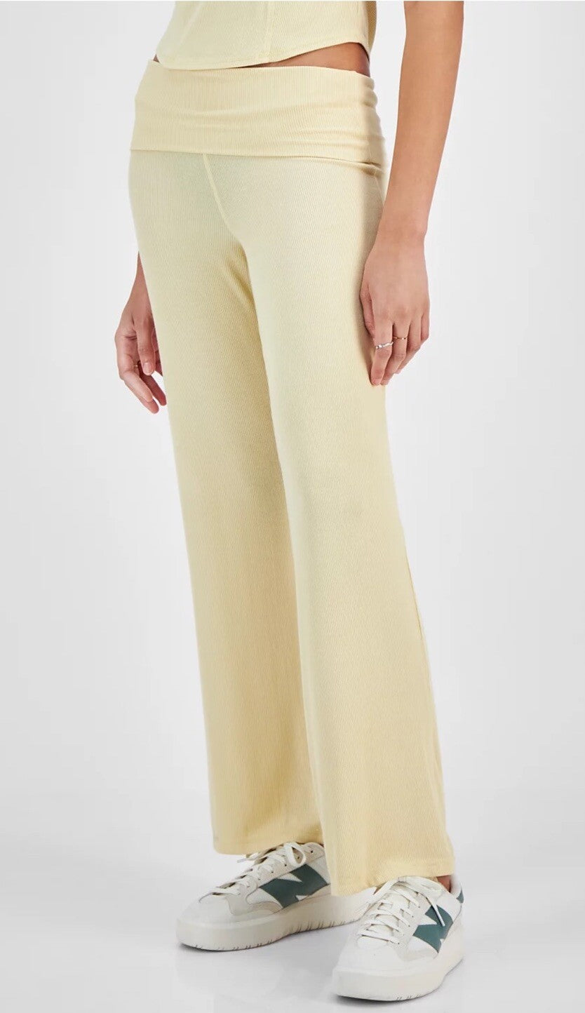 Ultra Flirt Juniors' High Rise Foldover-Waist Ribbed Knit Pants Banana Crepe S