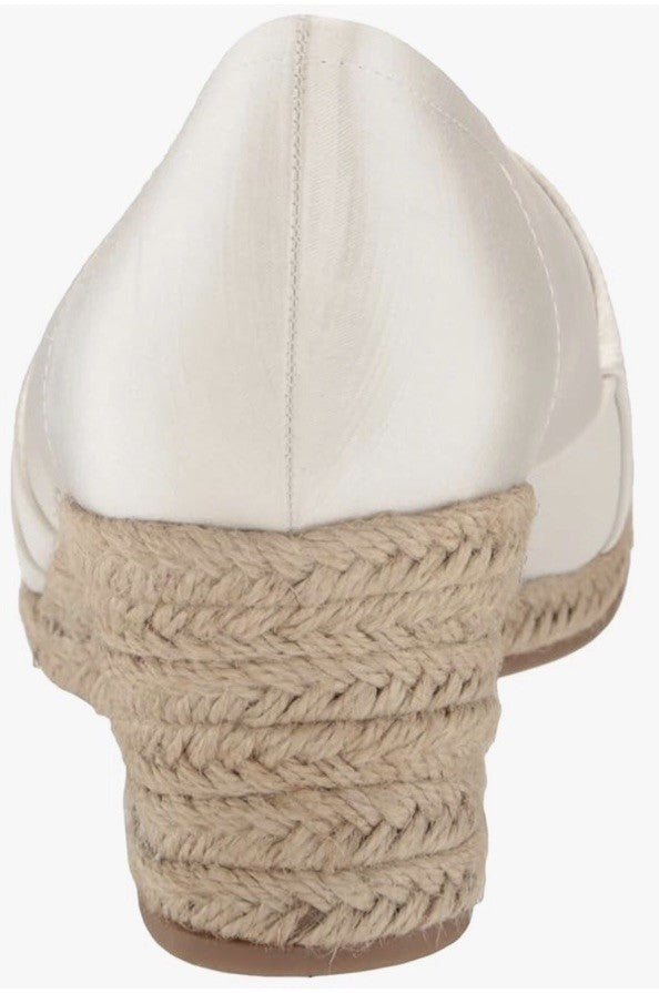 Easy Street Women's Jasper Super Flex Espadrille Sandals White Thai Silk 61/2 M