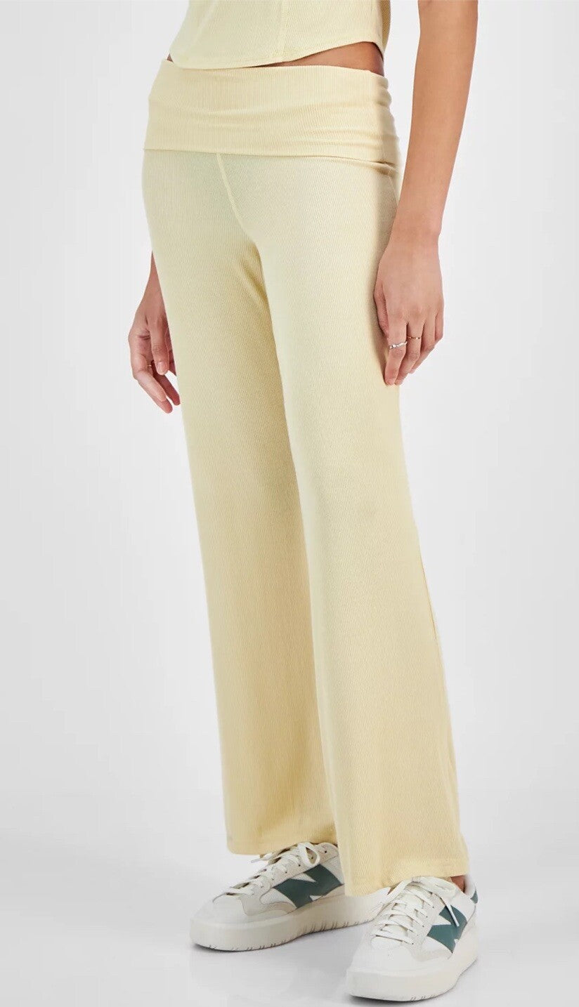Ultra Flirt Juniors' High Rise Foldover-Waist Ribbed Knit Pants Banana Crepe M