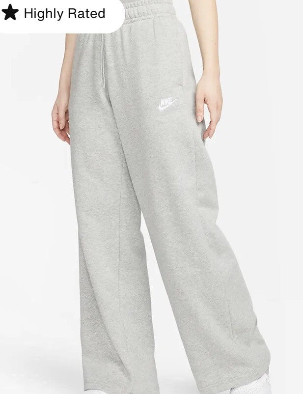 Nike Sportswear Club Fleece Women's Mid-Rise Wide-Leg Sweatpants (Plus Size)