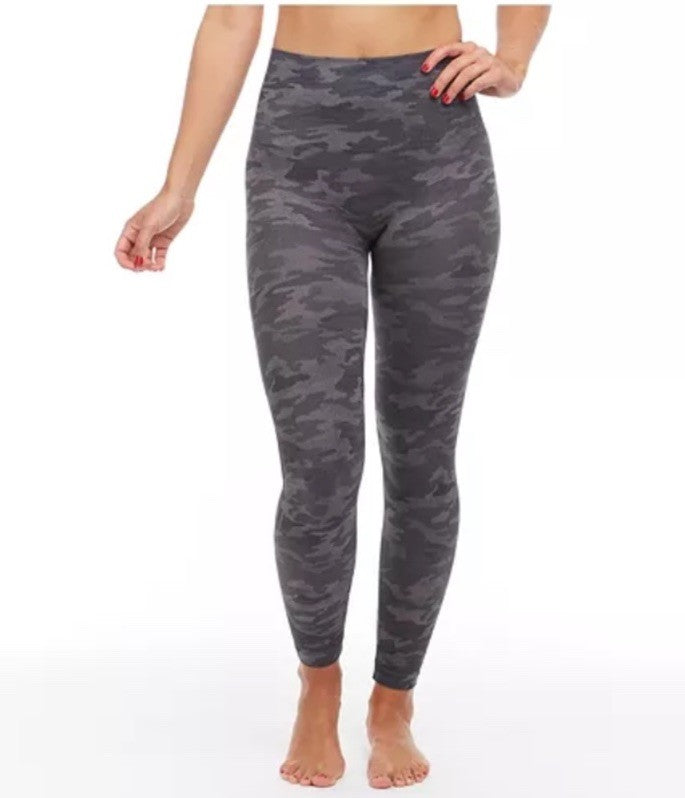 Spanx Look at Me Now Seamless Leggings in Heather Camo Size Medium