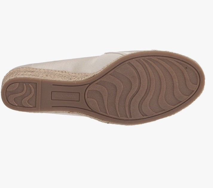 Easy Street Women's Jasper Super Flex Espadrille Sandals White Thai Silk 61/2 M