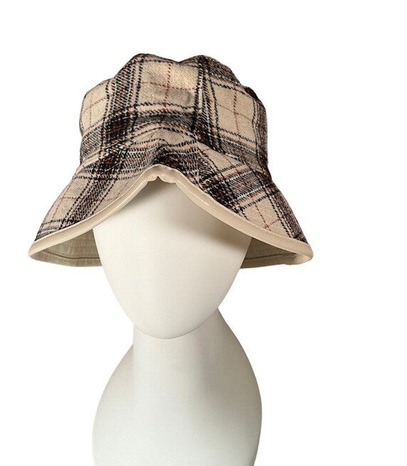 Steve Madden Women's Reversible Plaid Bucket Hat Cream Fabric