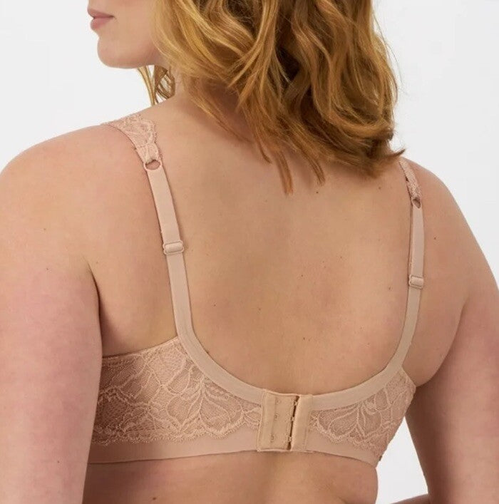 Bali Women's Lace Desire Lightly Lined Underwire Bra in Champagne 36D,