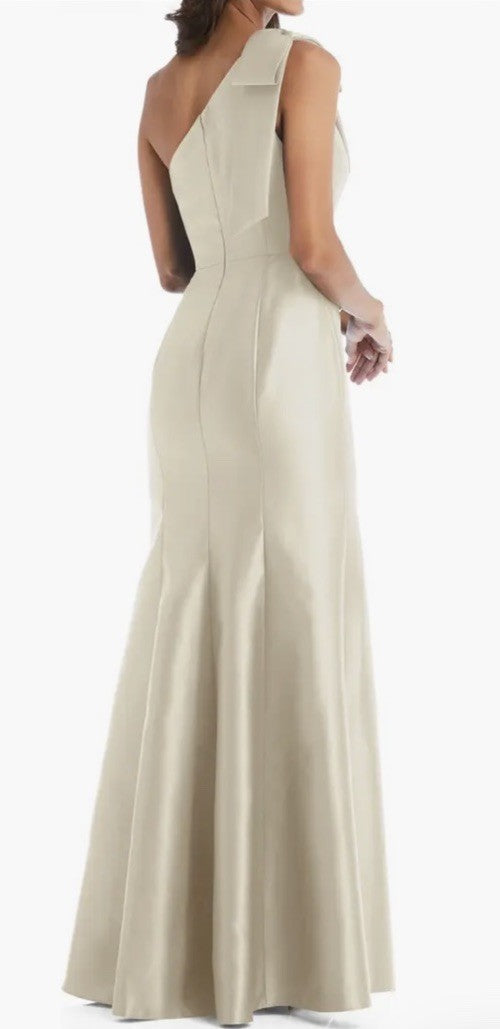 Alfred Sung Bow One-Shoulder Satin Trumpet Gown in Champagne Women's 10R