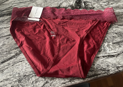 Calvin Klein Women's Lace Trim Bikini Underwear QD3838 Red S