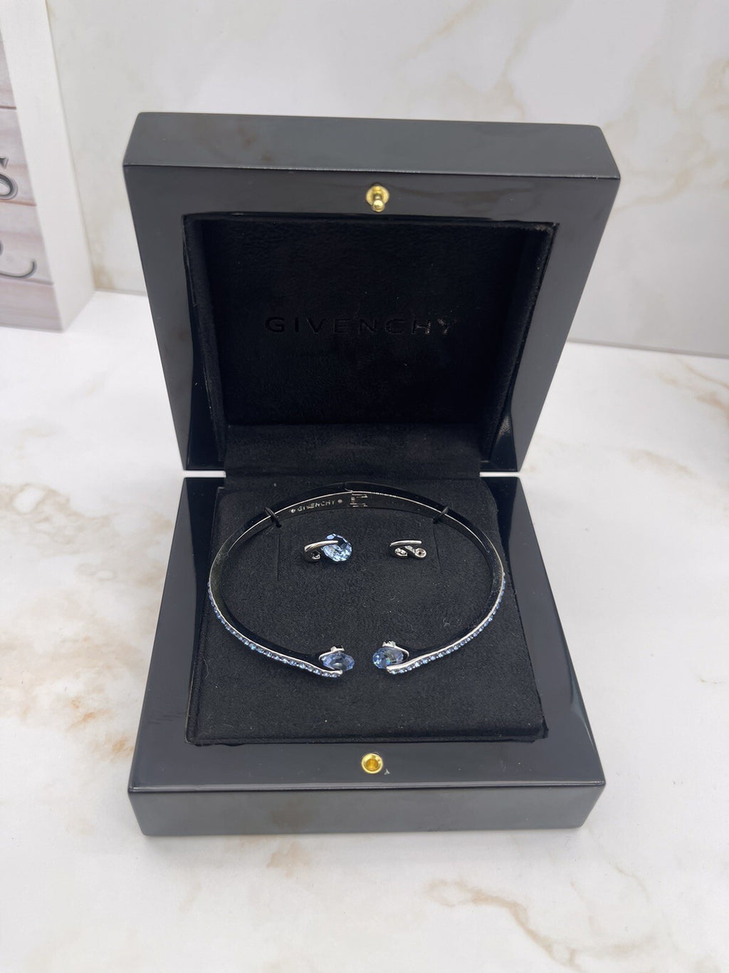 GIVENCHY SILVER TONE GREEN CRYSTALS BANGLE BRACELET WITH FLOATING STONE EARRINGS