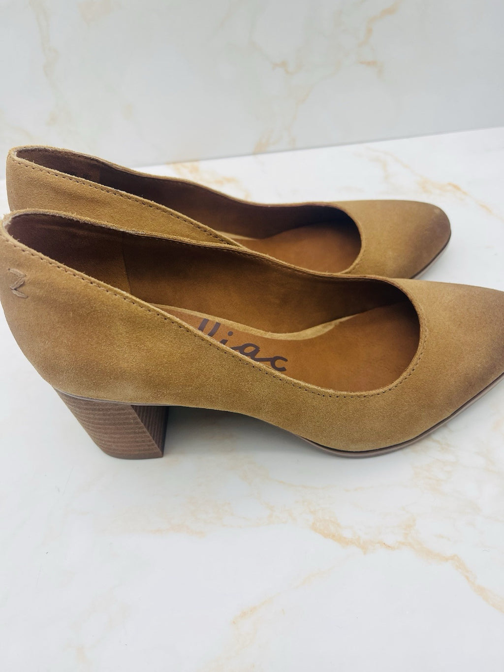 Zodiac Women's Gloria Slip On Pumps Latte