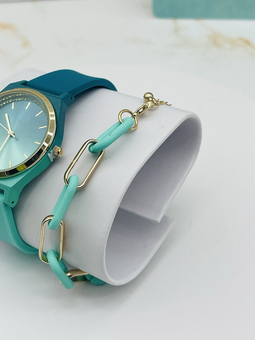 I.N.C. International Concepts Woman Watch Silicone Strap CZ Accents Macys Exc