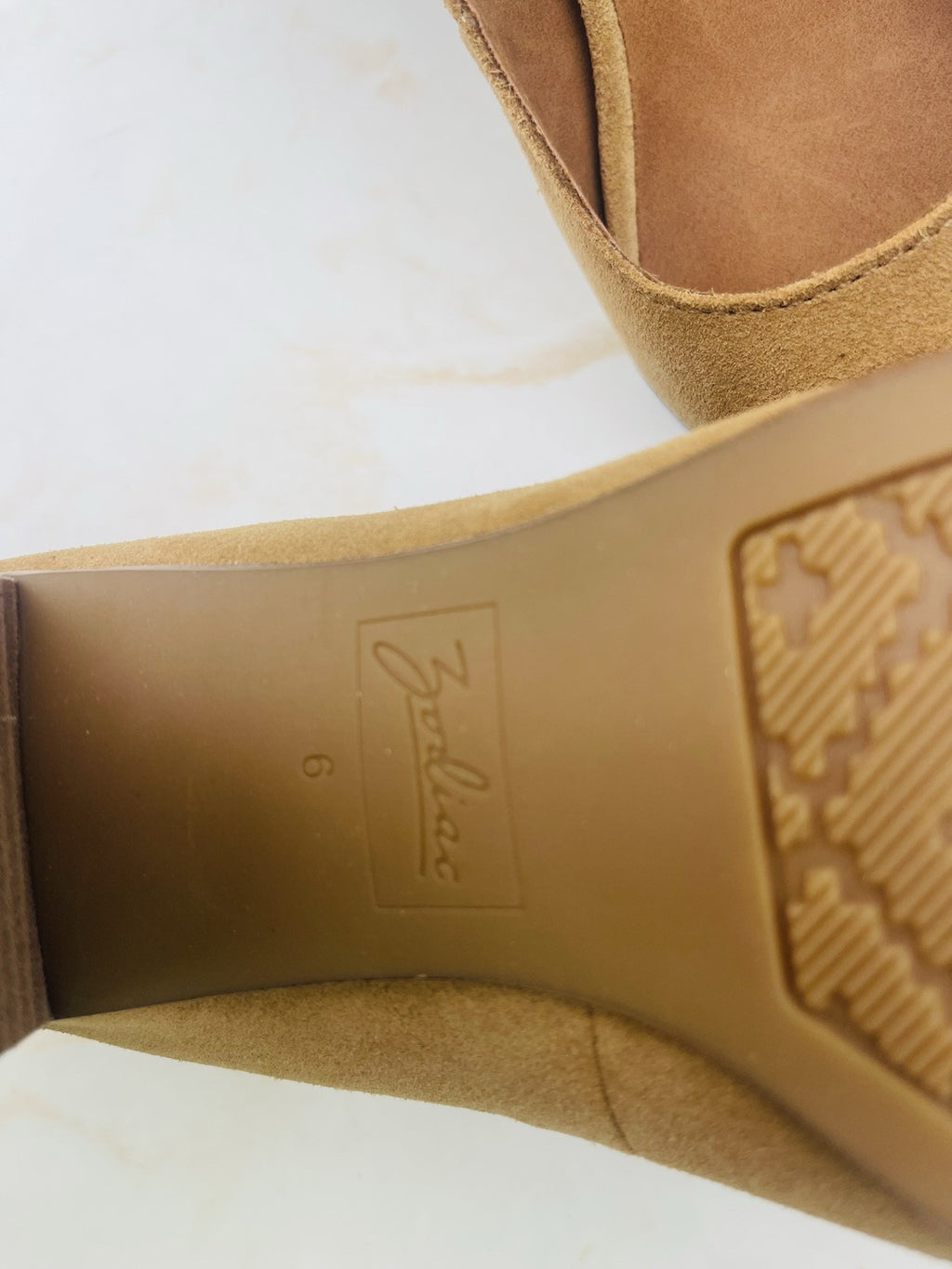 Zodiac Women's Gloria Slip On Pumps Latte