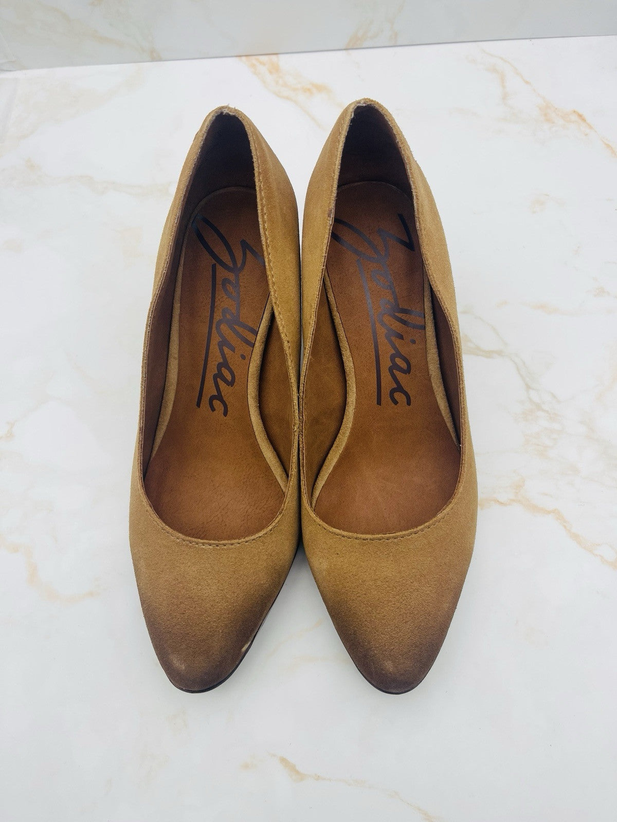 Zodiac Women's Gloria Slip On Pumps Latte