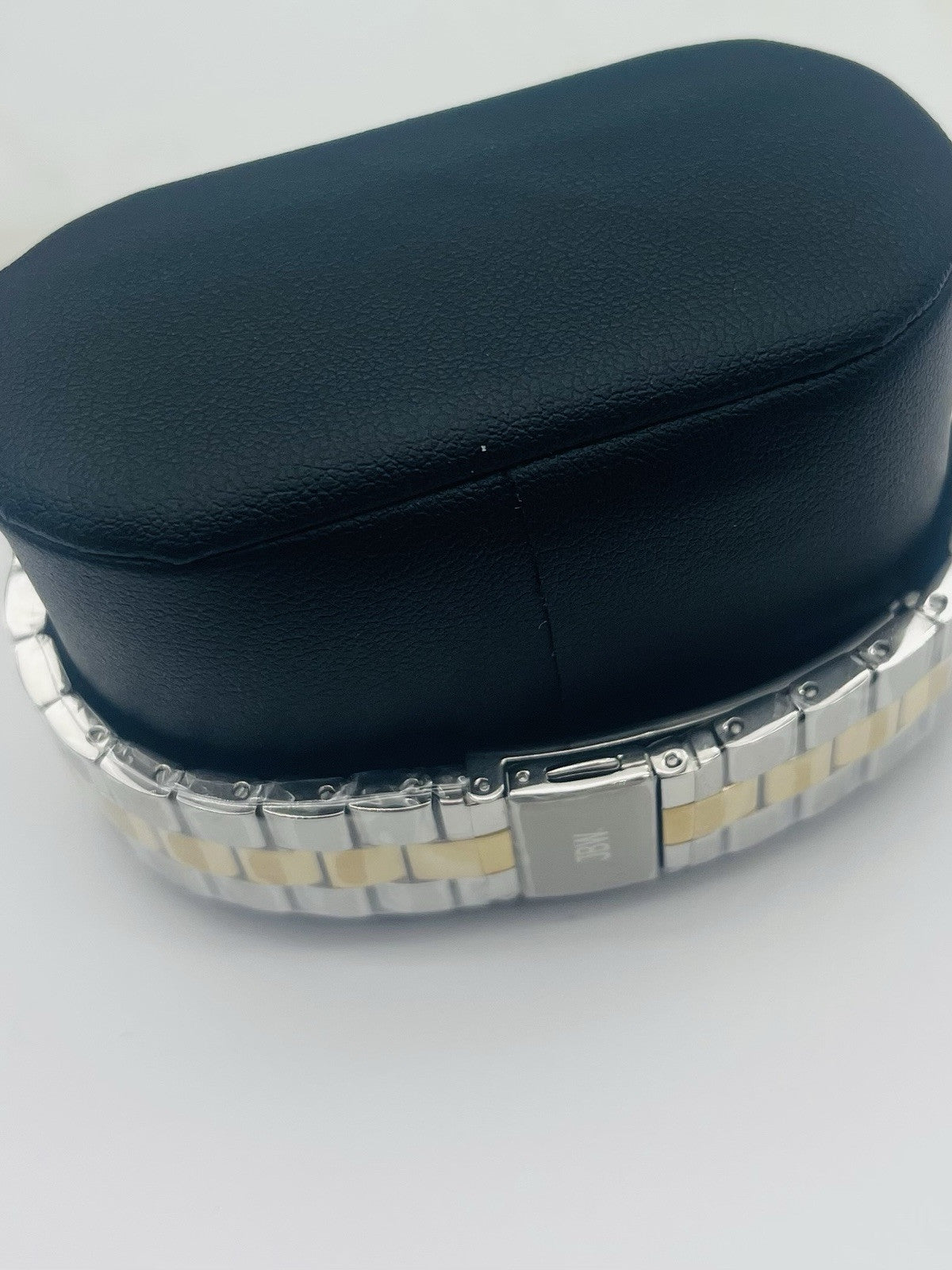 $795| JBW Mondrian 1/6 CT. T.W Diamond and Crystal Accent 18K Women's Gold watch