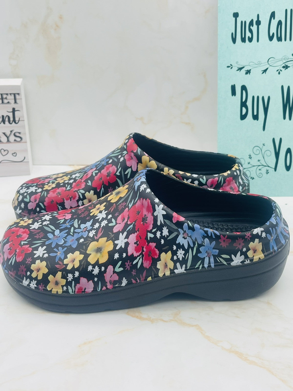 Totes Ultra-Tough, Super-Comfy Women’s Clogs, Size 7 Black Garden Floral NIB