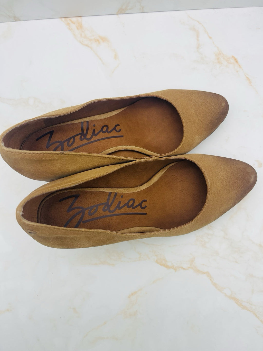 Zodiac Women's Gloria Slip On Pumps Latte