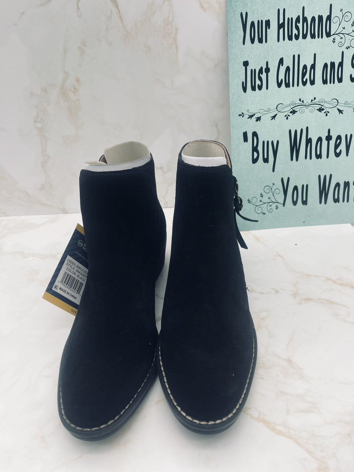 White Mountain Women's Suede Ankle Boot Size 10 Black