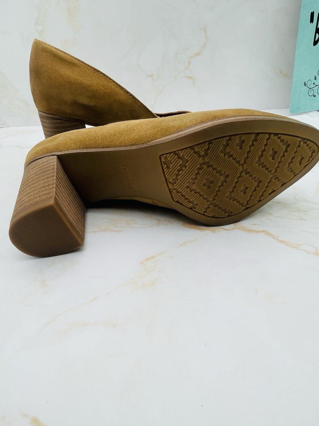 Zodiac Women's Gloria Slip On Pumps Latte