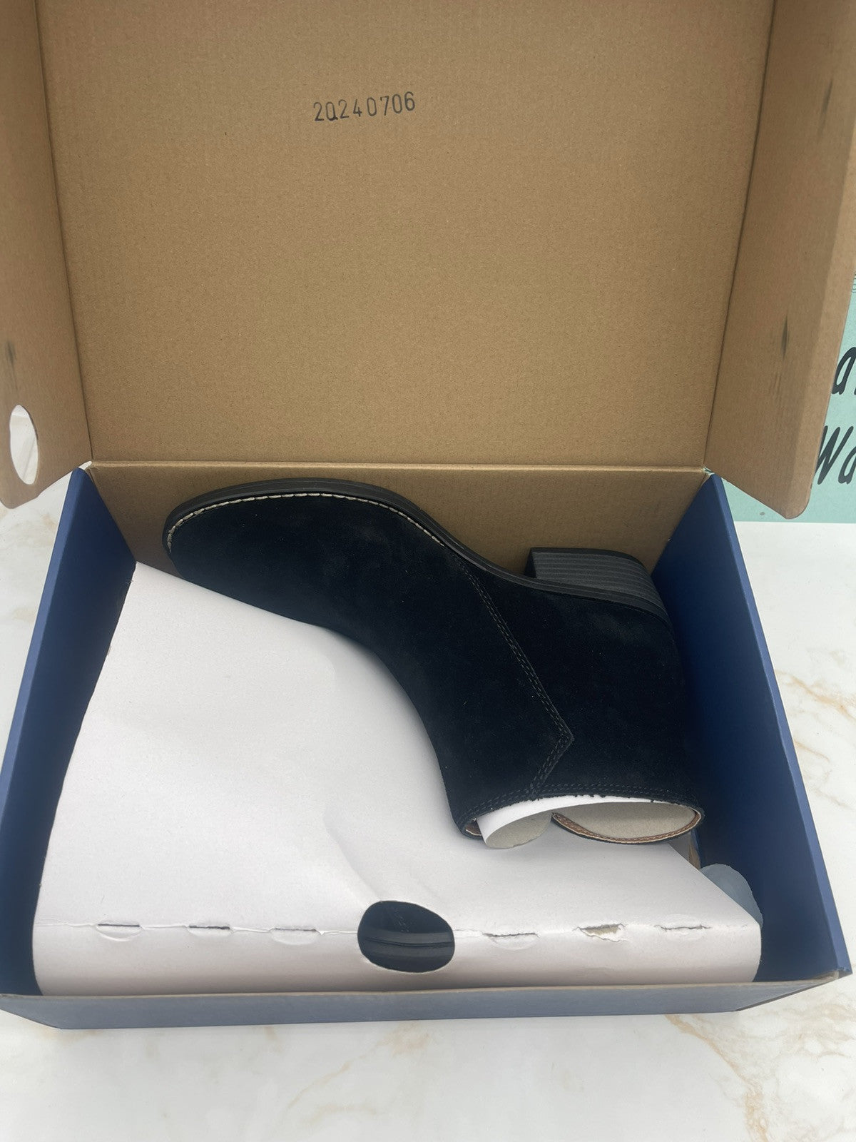 White Mountain Women's Suede Ankle Boot Size 10 Black