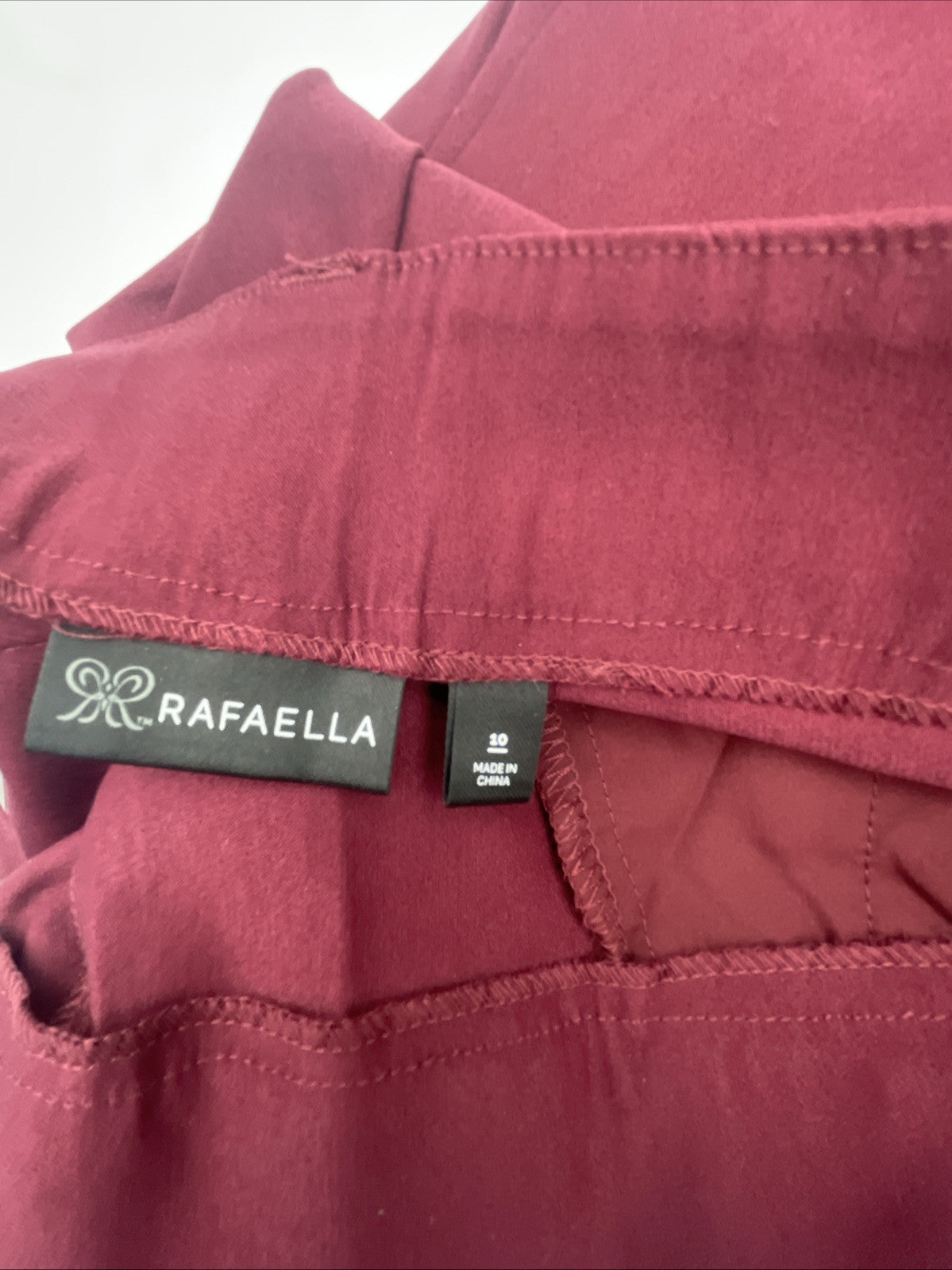 Rafaella Women’s Pull-On Belt Loops Functional Pockets Stretch Ankle Pant 10