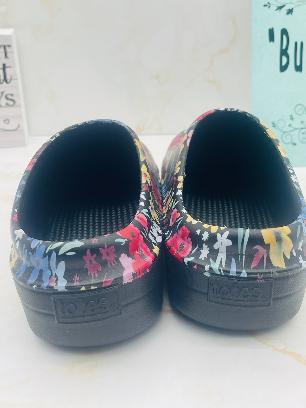 Totes Ultra-Tough, Super-Comfy Women’s Clogs, Size 8 Black Garden Floral NIB