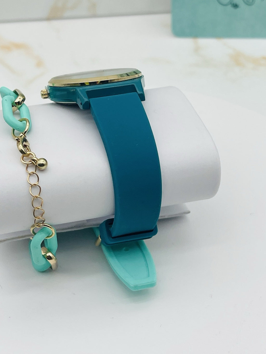 I.N.C. International Concepts Woman Watch Silicone Strap CZ Accents Macys Exc
