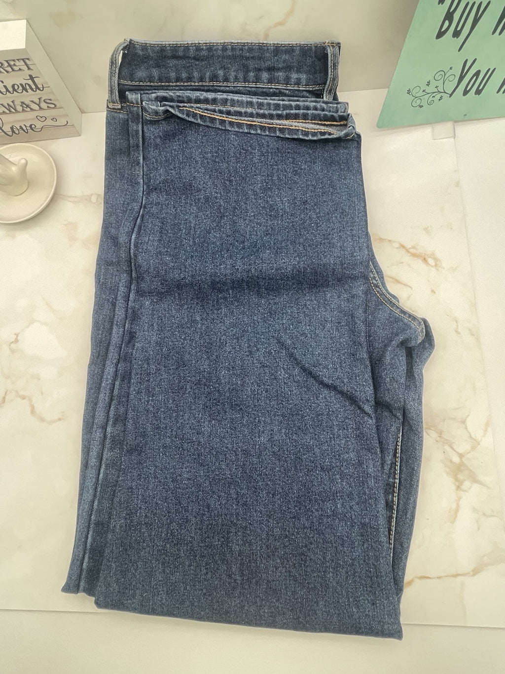 Edited by Remi Bader Women's  Size 8 Loose Straight Jean Blue Confident