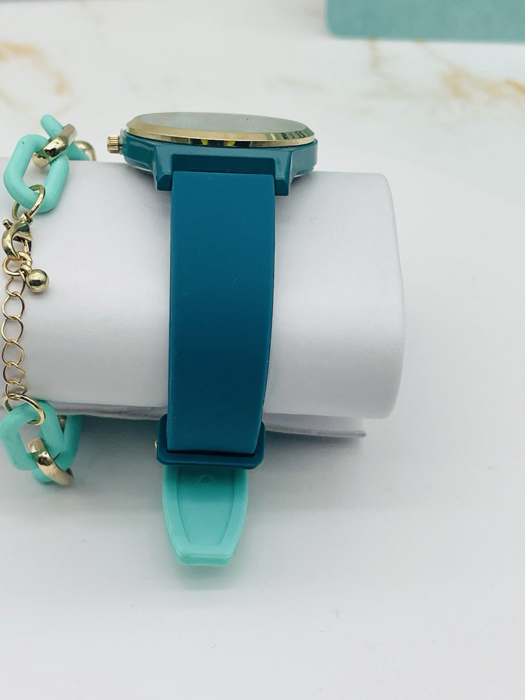 I.N.C. International Concepts Woman Watch Silicone Strap CZ Accents Macys Exc
