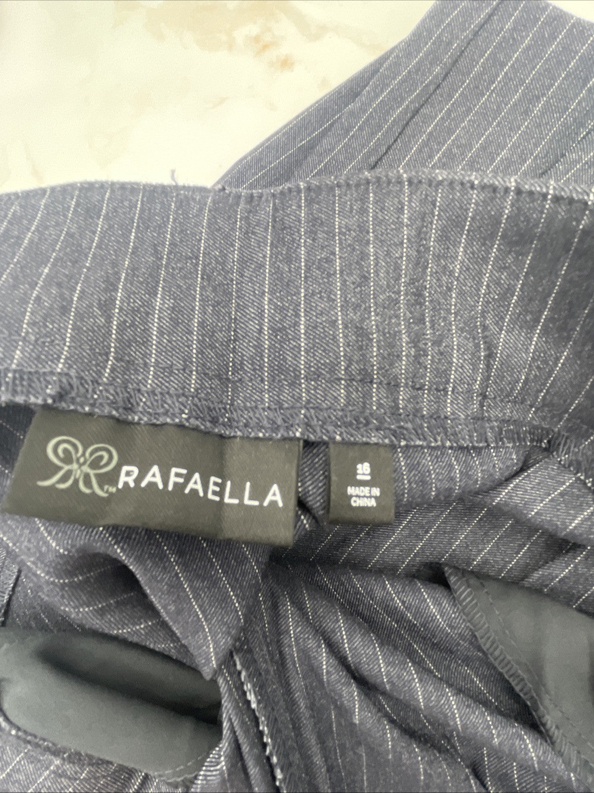 Rafaella Women’s Pull-On Belt Loops Functional Pockets Stretch Ankle Pant Sz 16