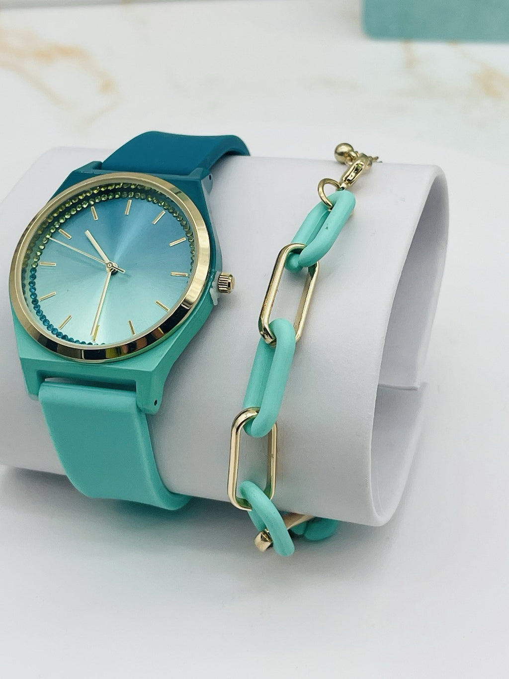 I.N.C. International Concepts Woman Watch Silicone Strap CZ Accents Macys Exc