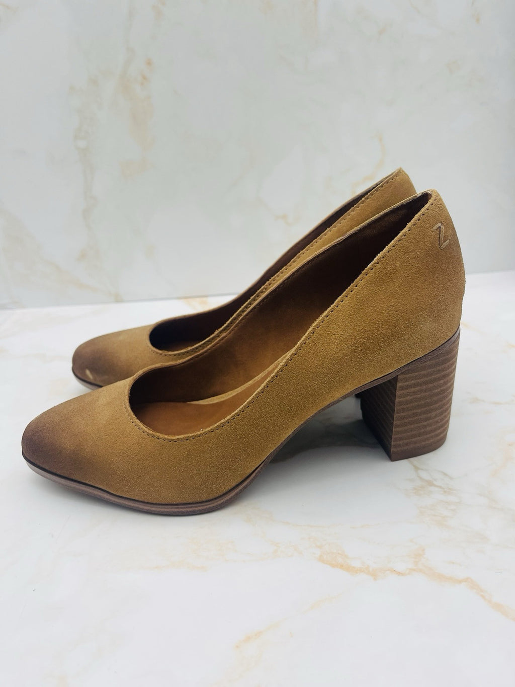 Zodiac Women's Gloria Slip On Pumps Latte