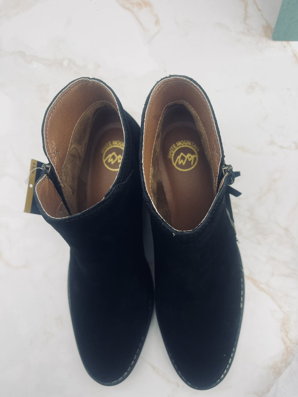 White Mountain Women's Suede Ankle Boot Size 10 Black