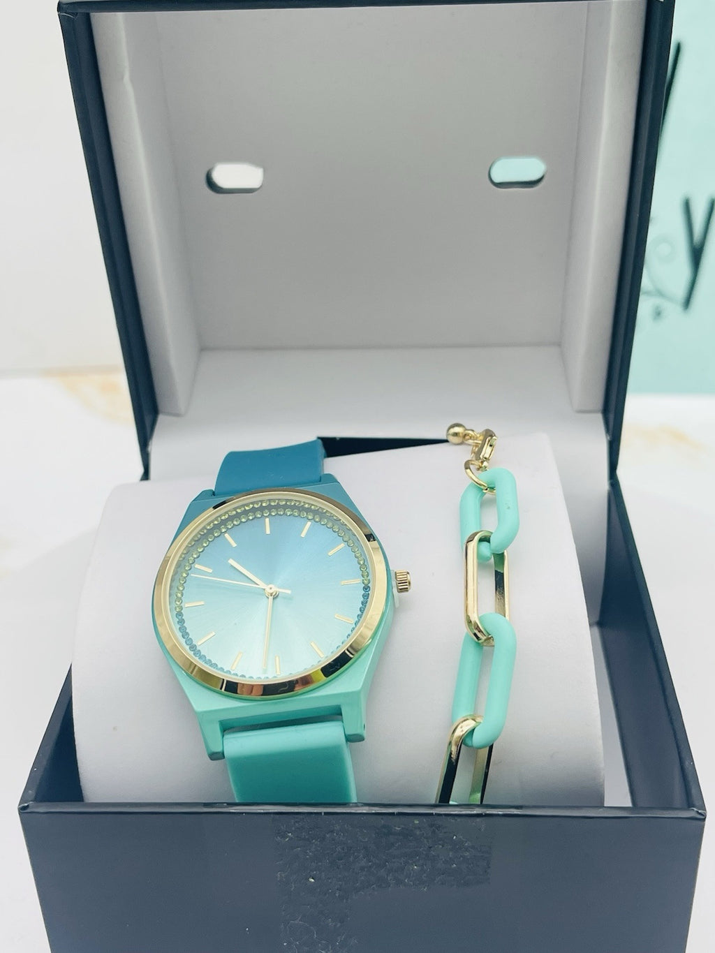 I.N.C. International Concepts Woman Watch Silicone Strap CZ Accents Macys Exc