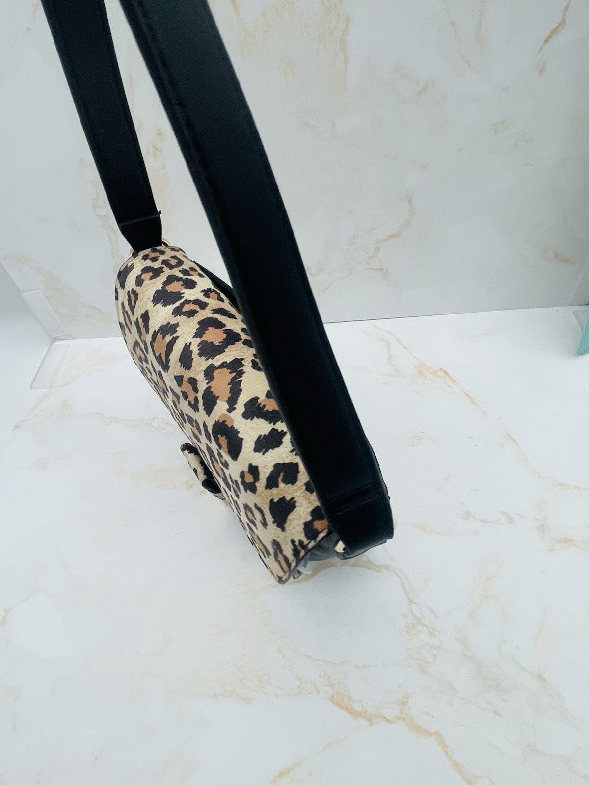 On 34th Holmme Small Saddle Crossbody Bag Leopard Gold