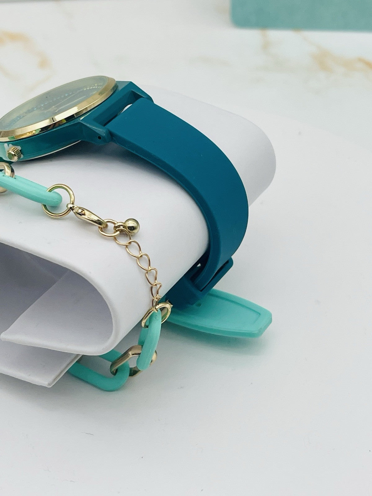 I.N.C. International Concepts Woman Watch Silicone Strap CZ Accents Macys Exc