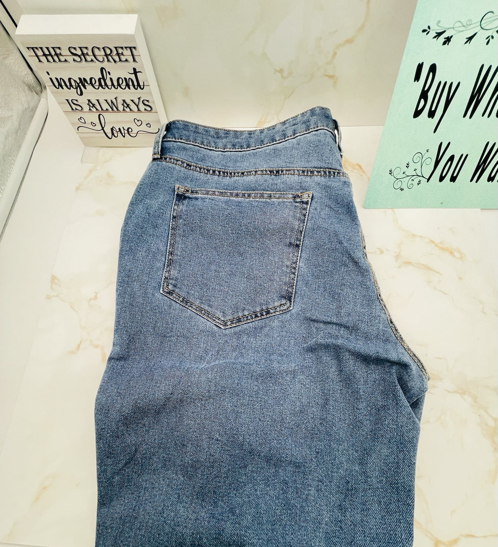 Edited by Remi Bader Women's Loose Straight Jean Size 6 Authentic